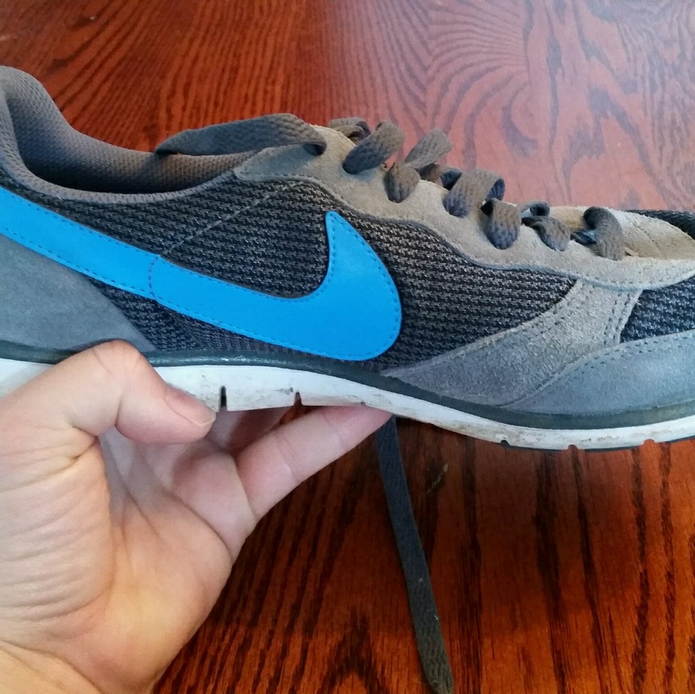 Nike Tennis Shoes